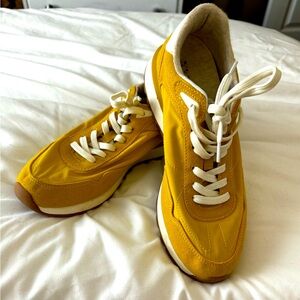 Adorable yellow sneakers!